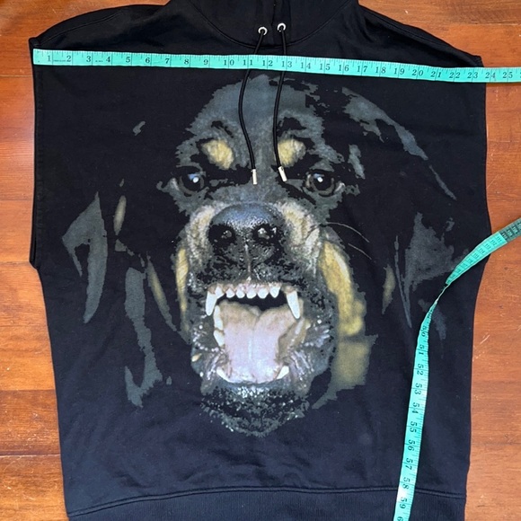 GIVENCHY PARIS ROTTWEILER Sleeveless Hoodie in Black - Picture 10 of 15